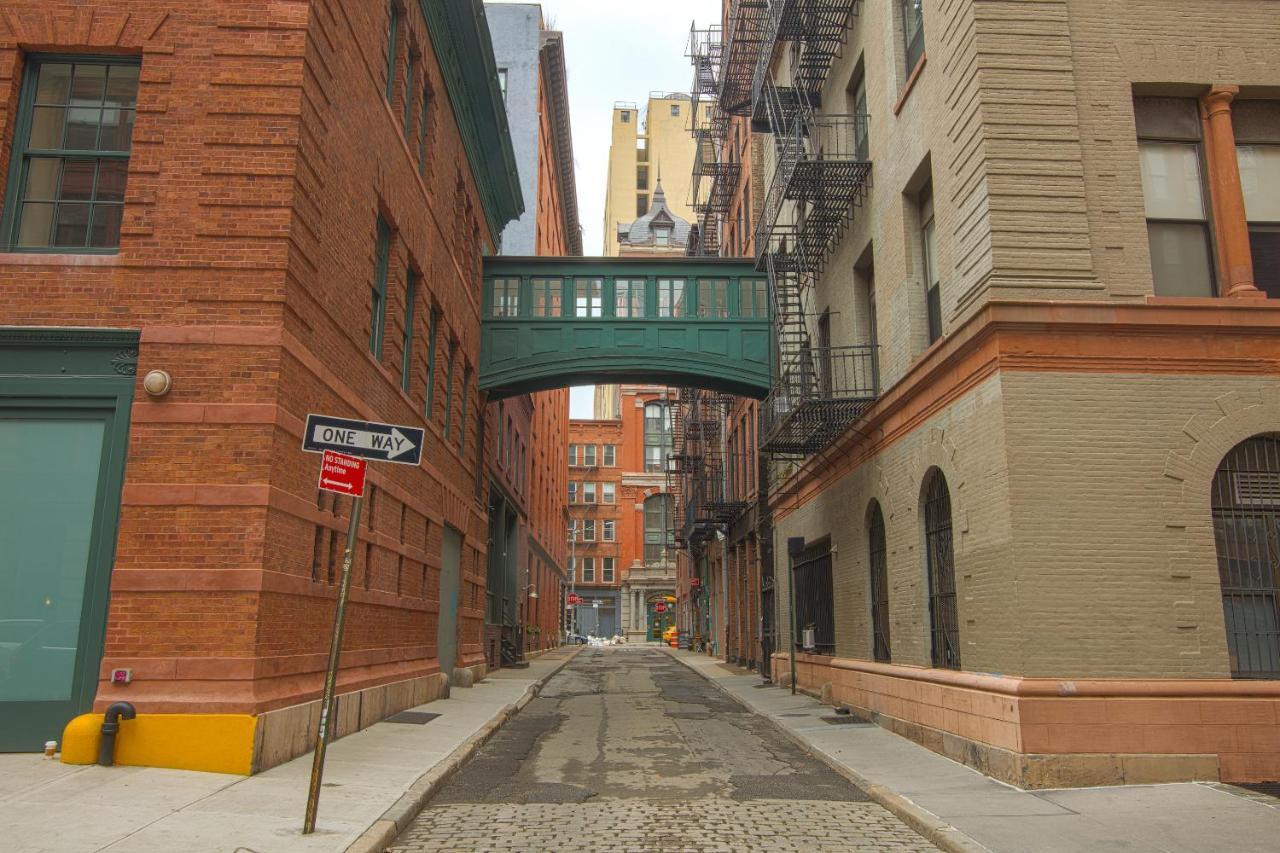 The Frederick Hotel Tribeca New York Exterior photo The bridge